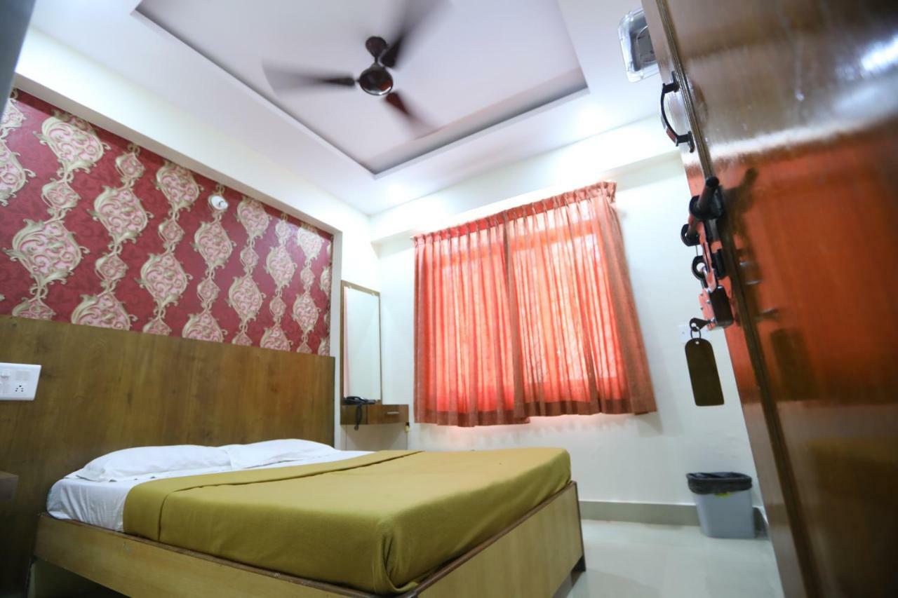 Hotel Embassy Bangalore Eksteriør billede
